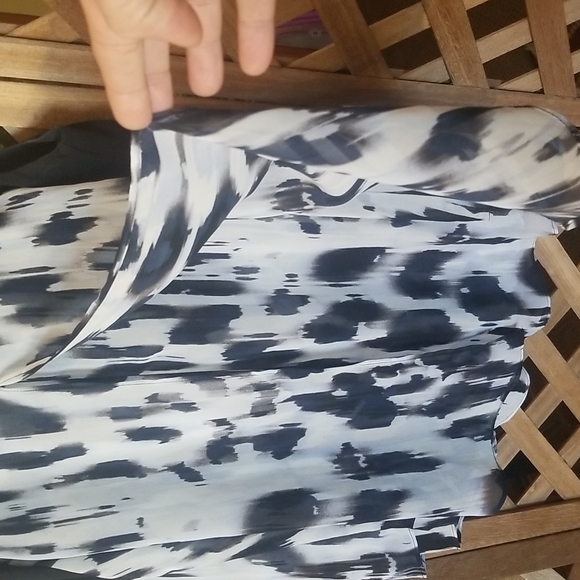 Jennifer Lopez sleeveless top - Picture 5 of 5